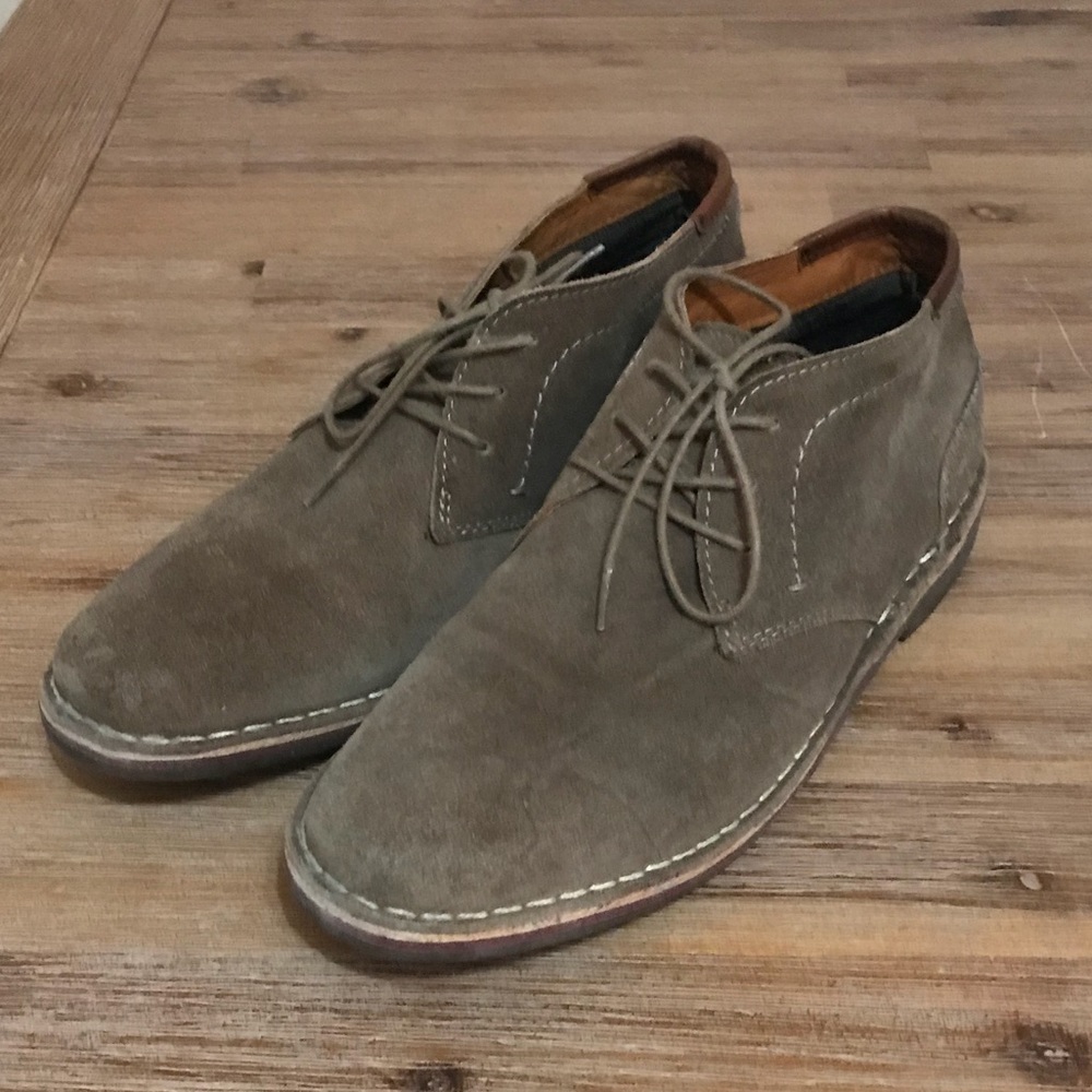 Kenneth Cole chukka boots